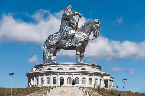 Ulaanbaatar: Genghis Khan Statue & Stargazing Tour