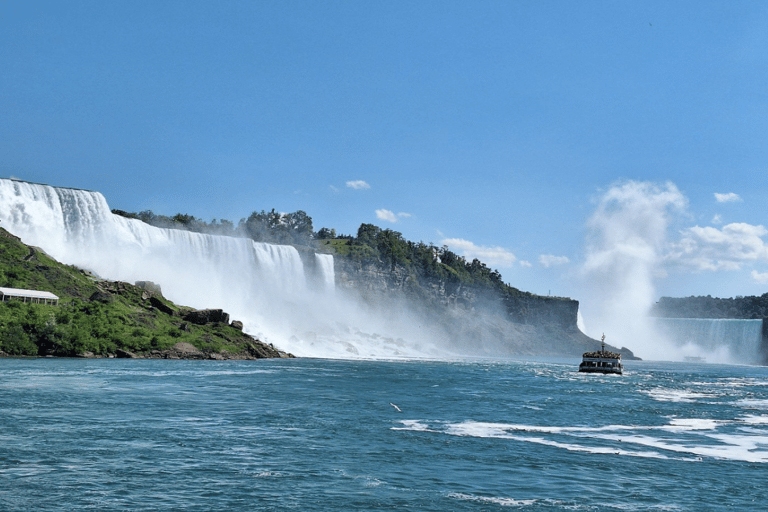 From Toronto: Niagara Falls Day Trip with Hornblower Cruise