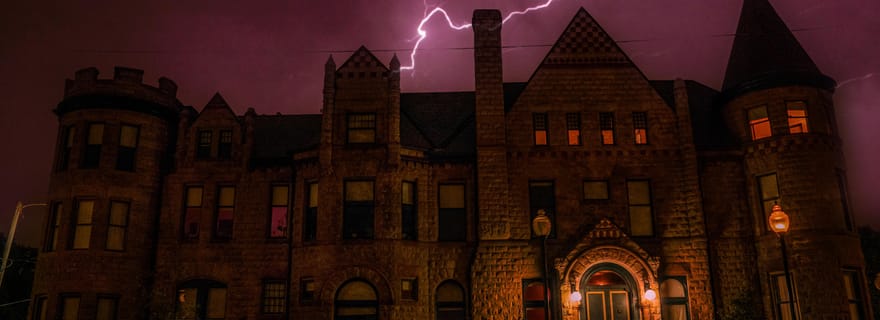 Macabre, meurtres et chaos dans la ville de l'automobile : visite sur les fantômes de Detroit