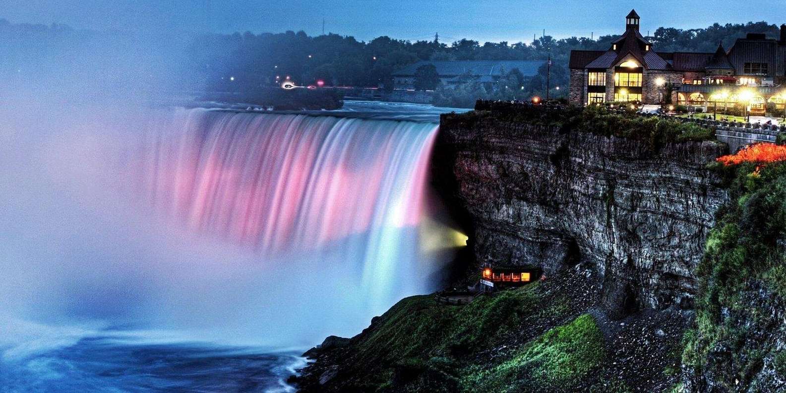 Niagara Falls, USA: Nightlight Experience with Fireworks
