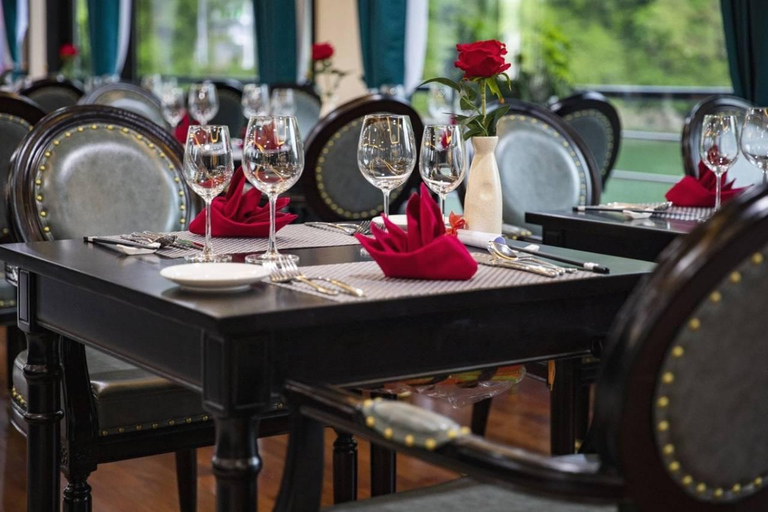 Luxury Halong 2-Day 5 Star Cruise: Balcony, Bathtub Room Junior Suite with private balcony - 1st floor