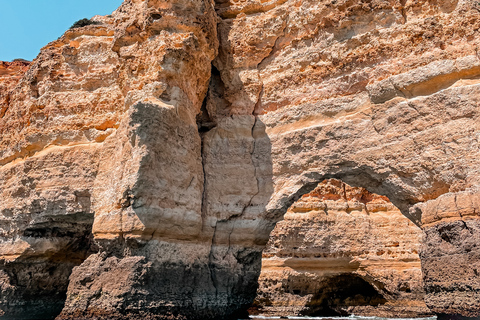 Benagil : Visite guidée en kayak à l&#039;intérieur des grottes et Praia da Marinha.