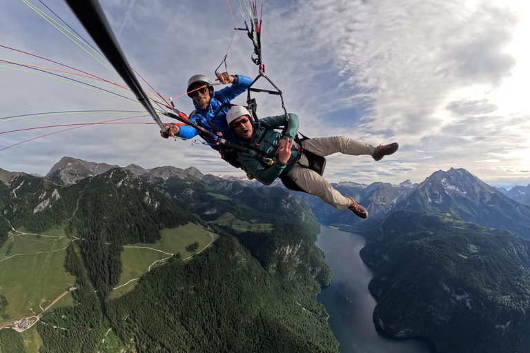Berchtesgaden: Tandem Paragliding Flight over Königssee