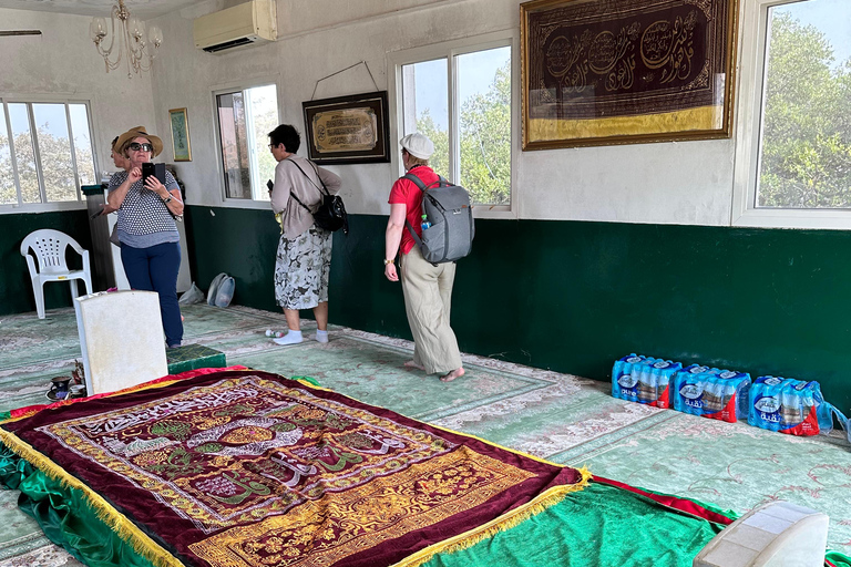 Khareef Salalah - Esplora la città di Salalah con la Tomba di Giobbe