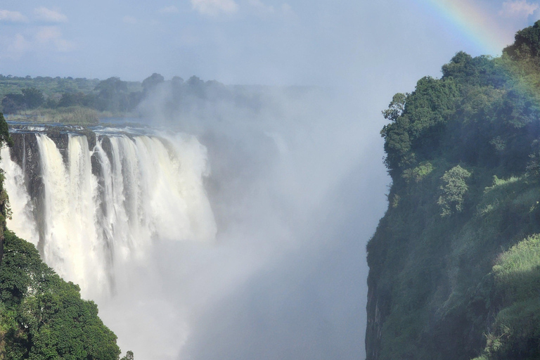 Victoria Falls Guided Walking Tour: Zimbabwe & Zambia