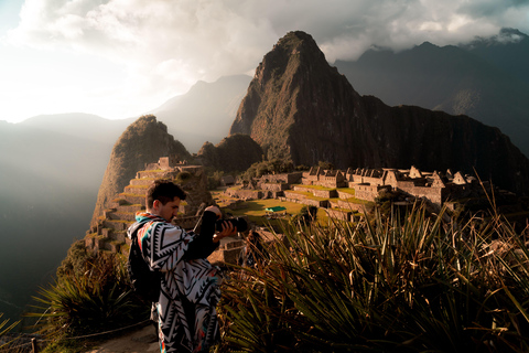 From Cusco: Excursion to Machu Picchu with Train included From Cusco: Day Trip to Machu Picchu with Train Included