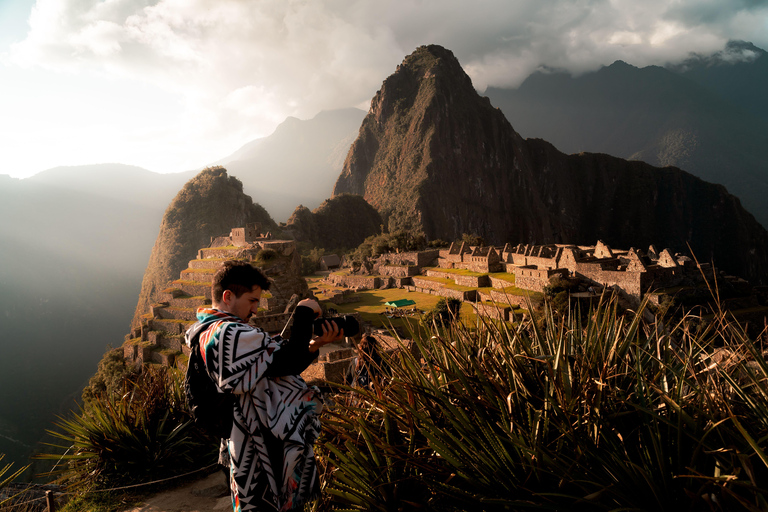 From Cusco: Excursion to Machu Picchu with Train included From Cusco: Day Trip to Machu Picchu with Train Included