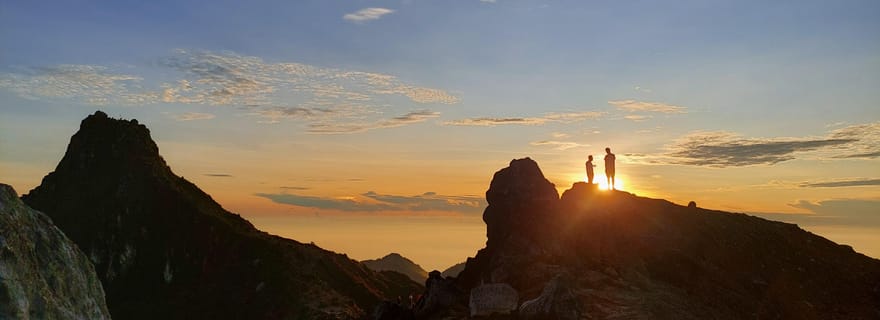 Depuis Medan : Randonnée au lever du soleil sur le Mont Sibayak et source d'eau chaude naturelle