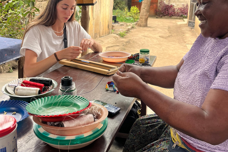 Arusha: Workshop zur Schmuckherstellung, Batik oder Weberei