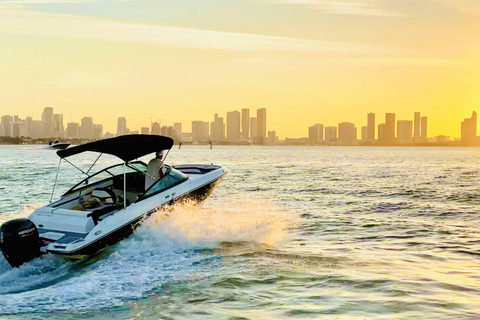 Aluguel de barco com capitão em Miami Beach - até 6 pessoas