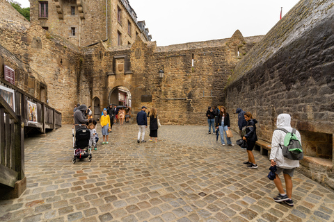 Depuis Paris : Excursion au Mont Saint Michel avec un guideDepuis Paris : Excursion d'une journée au Mont Saint Michel avec un guide