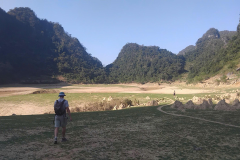 De Ha Noi: 2 dias de Trekking na Montanha do Olho de Anjo e de mota