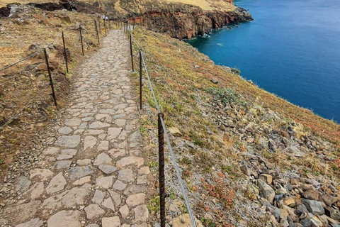 Caniçal UNESCO wandeling met gids door Ponta São LourençoZonsopgang Ponta São Lounreço Wandeling met Transfers