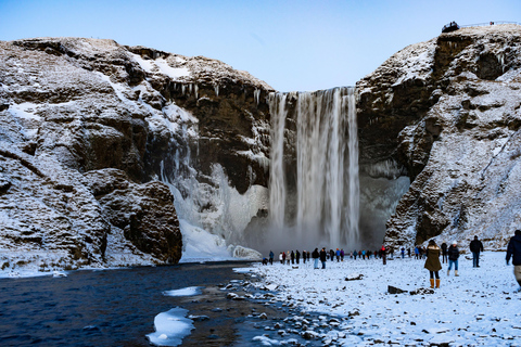 雷克雅未克：南海岸奇观和北极光之旅