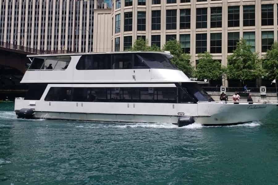 Chicago: Tiki-Bar-Kreuzfahrt auf dem Michigansee. Foto: GetYourGuide