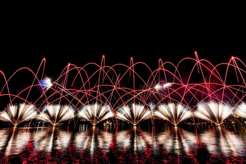 Valletta: Malta Fireworks Festival Cruise Malta International Fireworks Festival: St Paul's Bay