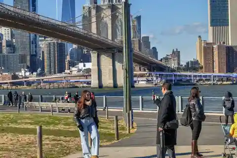 From Manhattan: Full-Day NYC Boroughs and Coney Island Tour