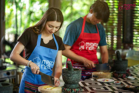 Chiang Mai: Aula de culinária com fazenda orgânica na Mama NoiAula de culinária sem ar condicionado