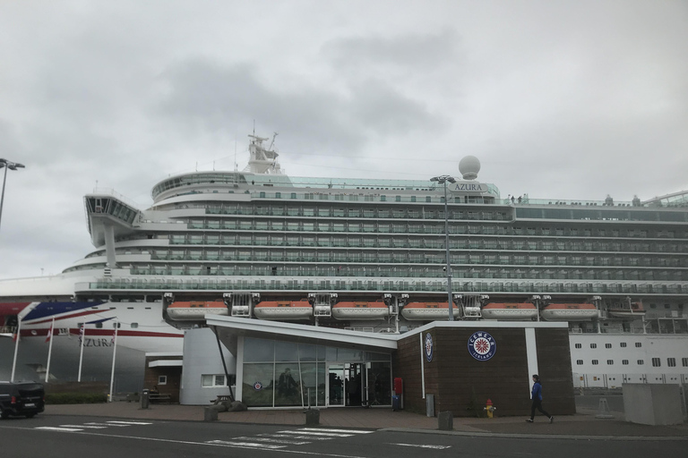 Reykjavik: Traslados do porto de cruzeiros de/para o aeroporto de KeflavikTerminal de cruzeiros de Skarfabakki para o aeroporto de Keflavik (minivan)