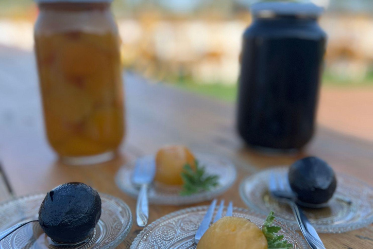 Chipre: Aulas de culinária na Taberna Fournisto com almoço