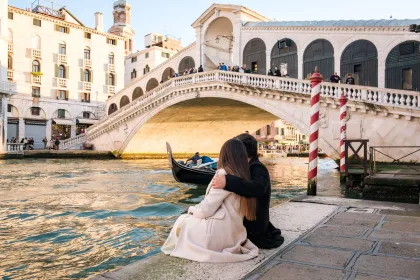 Venedig: Professionelles Fotoshooting an der Rialto-Brücke