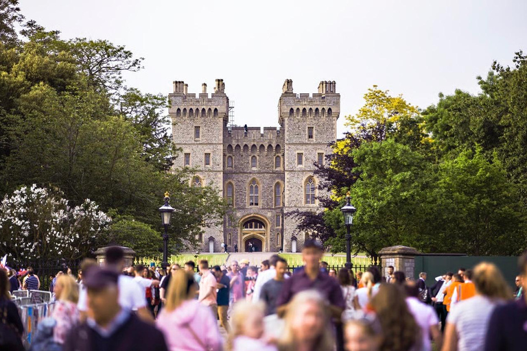 Windsor Castle Private Tour with Driver From London