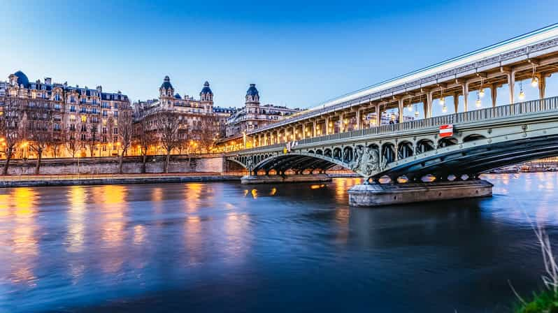 Paris: Night River Cruise On The Seine With Waffle Tasting