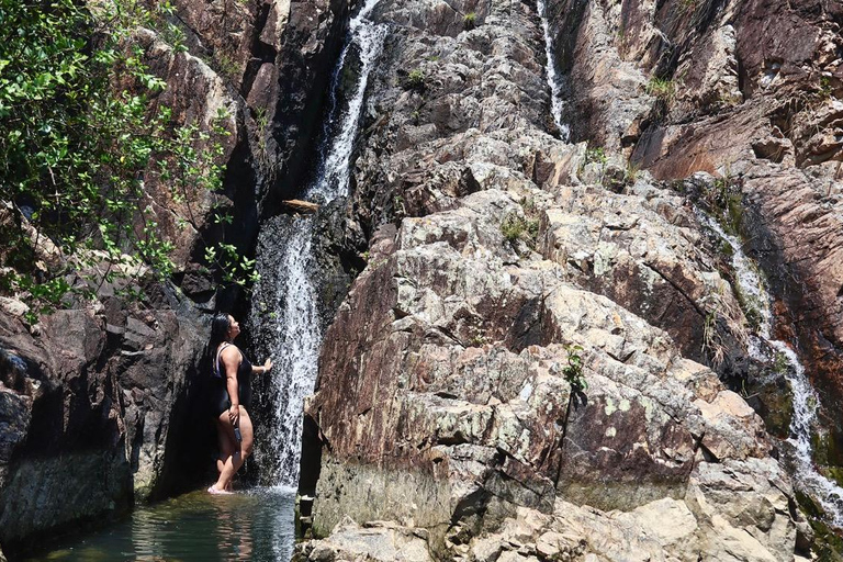 Hong Kong Sai Kung Full Day Snorkelling and Beach Yacht Tour