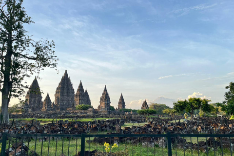 Yogyakarta: Borobudur, Mendut & Prambanan Temple Borobudur and Prambanan Temple Include Ticket