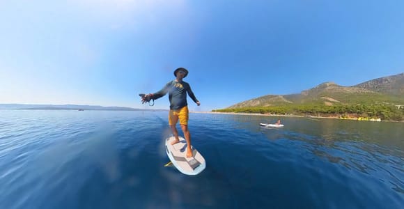 Bol: E-Foilboard-Erlebnis auf der Adria
