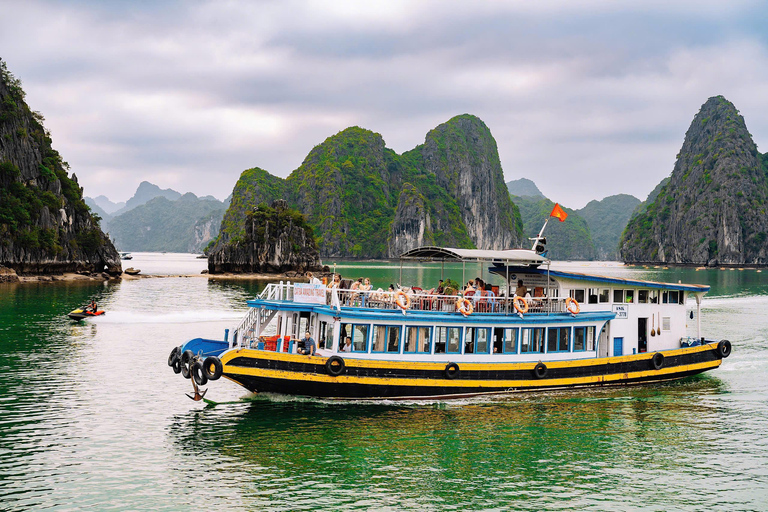 Lan Ha Bay: Full day – Lunch, Kayak, Cave, Biking