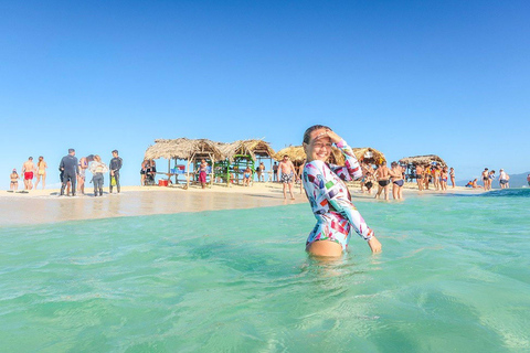 From Puerto Plata: Cayo Arena Catamaran Tour with Snorkeling