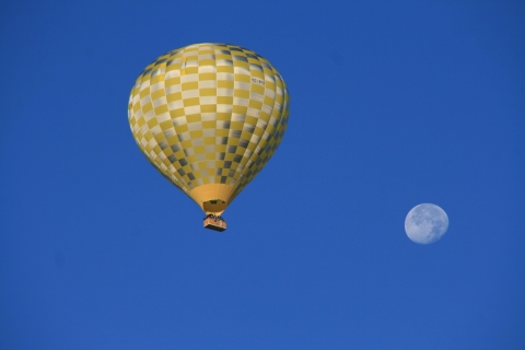Kappadokien: Heißluftballonfahrt bei SonnenaufgangHeißluftballonfahrt bei Sonnenaufgang: Standard-Option