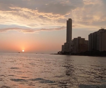 Cartagena: Sunset Boat Tour with Open Bar and Snacks