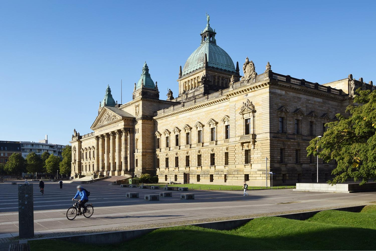 Leipzig: tour privado en bicicleta con guía local certificado.Leipzig: recorrido privado en bicicleta con guía certificado y conocedor de la zona