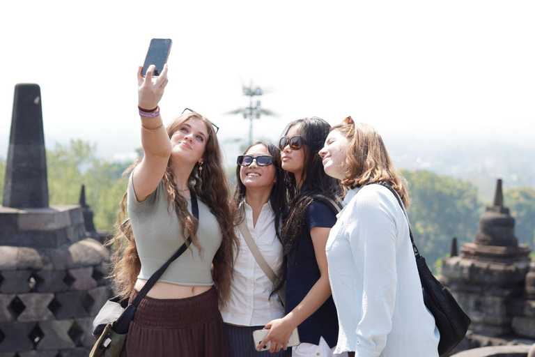 Yogyakarta: Borobudur sunrise,guarantee climb-up& Prambanan Borobudur Sunrise sharing Tour Without Ticket