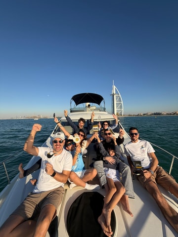 Dubai: Palm Jumeirah luxury private yacht Tour