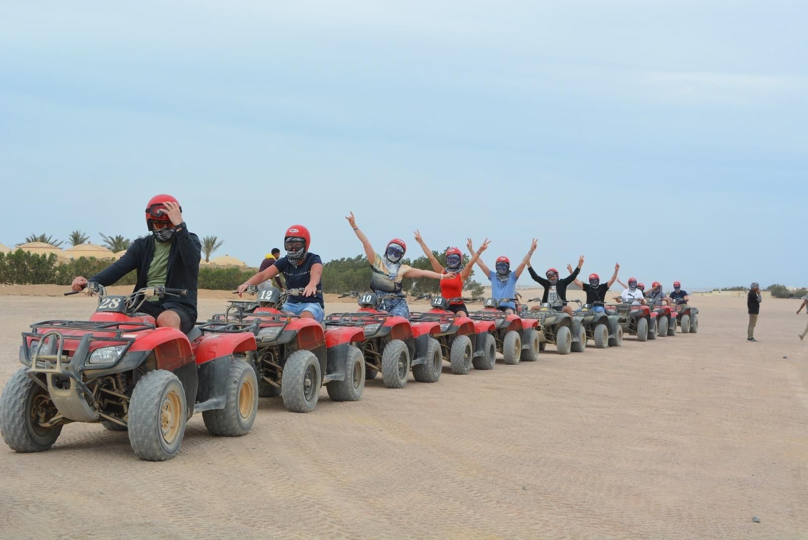 Hurghada: Wüstenerlebnis mit Quad, Buggy & Kamel