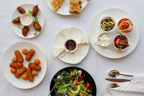 从贝拉特出发：Hani i Qerosit户外主厨午餐来自贝拉特：哈尼·伊·克罗西特户外主厨午餐