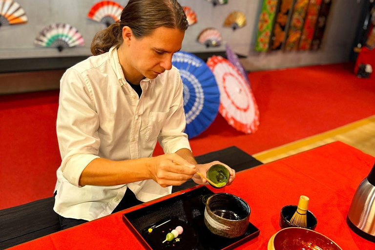 Osaka: Pintura Maki-e e experiência com Matcha