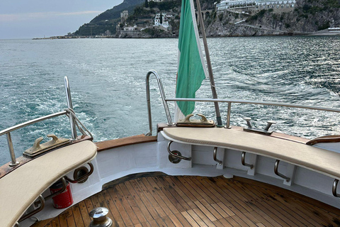 Ischia Island Boat Tour with Local Lunch and Swimming