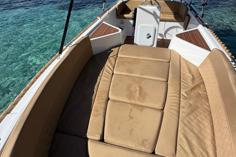 Mandelieu-la-Napoule: Luxury Boat Rental Without a License Mandelieu - 8-hour luxury boat rental without a license (6 people)