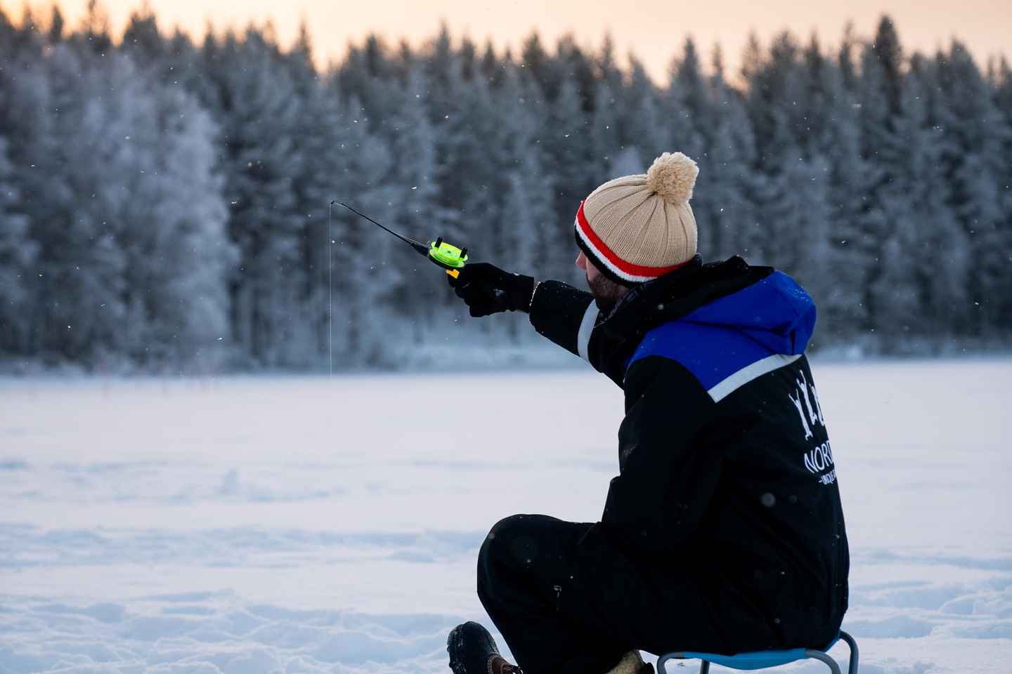 Lapland: Wandern, Eisangeln, Treiben & BBQ Schneeadventure