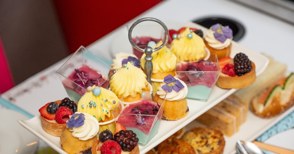 London: Gin And Afternoon Tea Bus Tour With Audio Guide | GetYourGuide