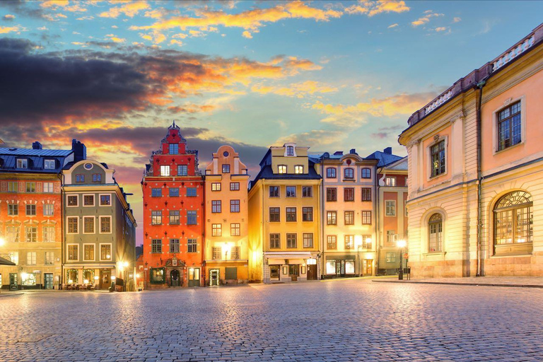 Stockholm: Old Town Early Bird Tour with Guide