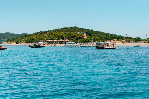 Spalato: Grotta Azzurra, Hvar e 5 isole con biglietto d&#039;ingressoTour di gruppo da Spalato