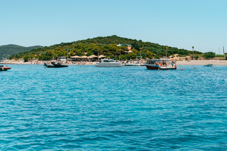 Spalato: Grotta Azzurra, Hvar e 5 isole con biglietto d&#039;ingressoTour di gruppo da Spalato