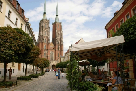 Wrocław: Old Town sightseeing with tasting of local liqueur