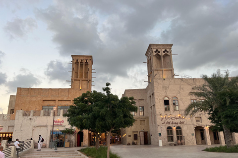 Dubai. Old Town,Museums,Markets,Street Food&Abra Boat Tour Shared Tour in Spanish
