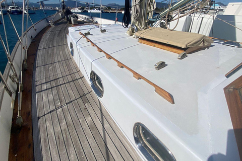 TAVOLARA TOUR WITH 15 METERS VINTAGE SAILBOAT WITH APERITIF